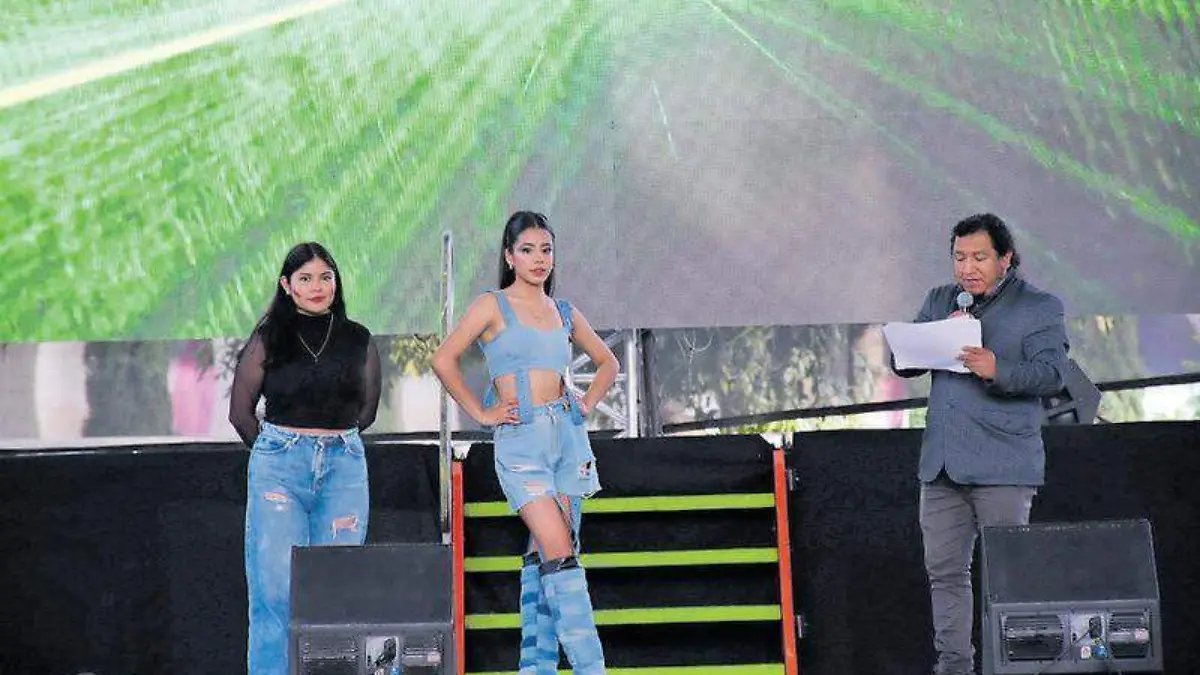 Las participantes deslumbraron por su belleza y carisma en el foro del Teatro del Pueblo (2)